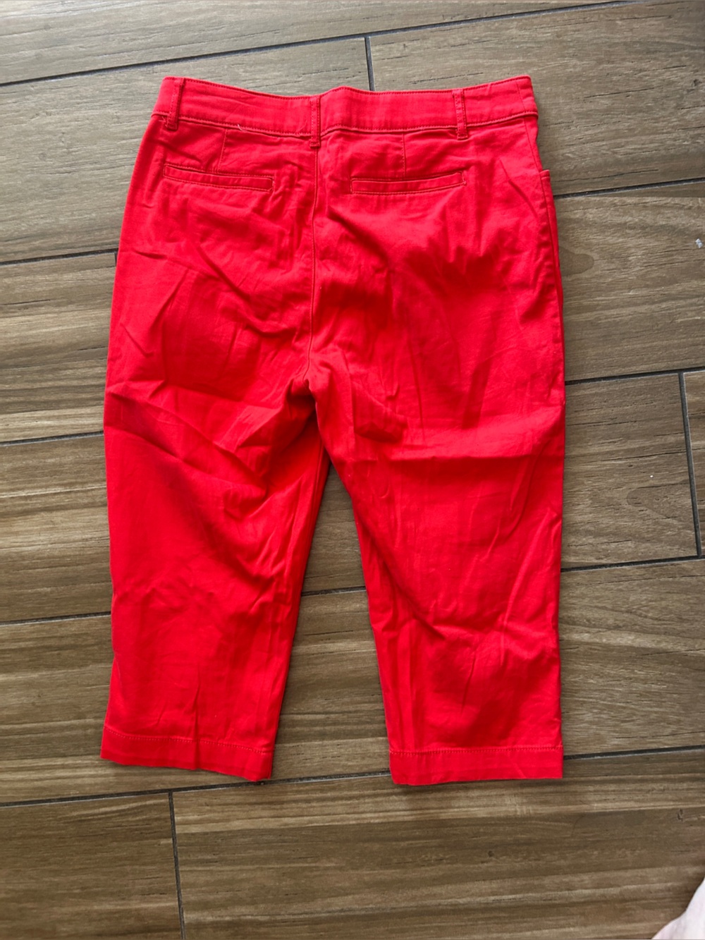 Red capri pants - Picture 3 of 3